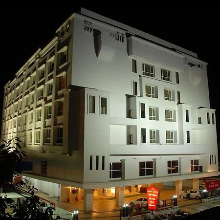 Royal Park Kakinada 호텔 외부 사진