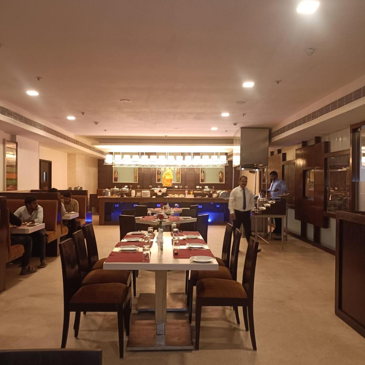 Royal Park Kakinada 호텔 외부 사진