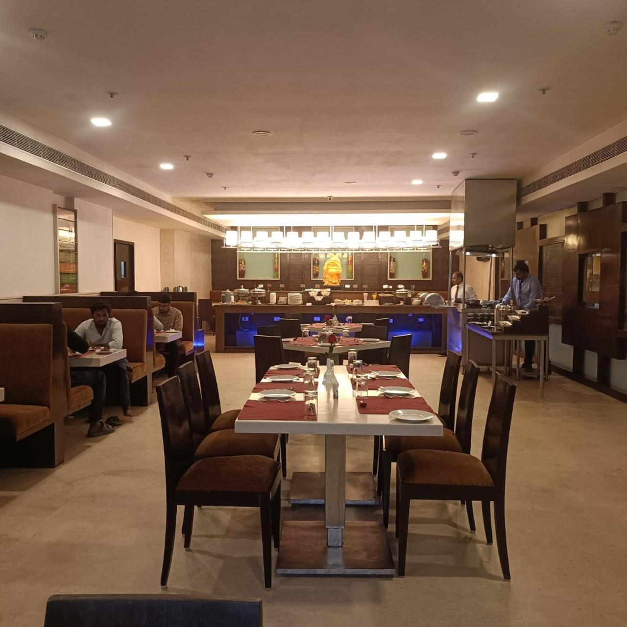 Royal Park Kakinada 호텔 외부 사진